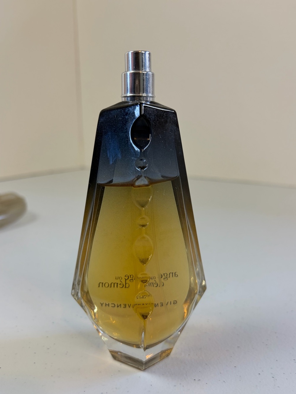 Givenchy Ange Ou Demon Eau De Parfum Spray 100ml/3.3fl oz - Picture 2 of 5